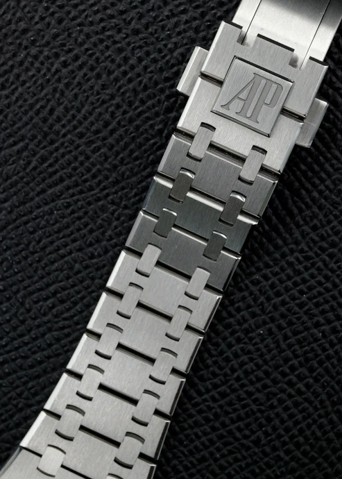 AP Royal Oak Chronograph 38mm 26715ST Blue - Image 2