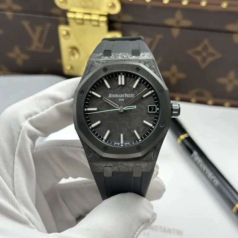 Audemars Piguet Royal Oak DiW 15500 Case Carbon Second Hand Is Blue 41mm