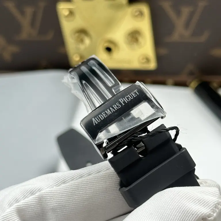Audemars Piguet Royal Oak DiW 15500 Case Carbon Second Hand Is Blue 41mm - Image 10