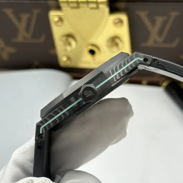 Audemars Piguet Royal Oak DiW 15500 Case Carbon Second Hand Is Blue 41mm - Image 8