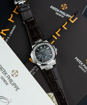 Patek Philippe Nautilus 5740 Gray Dial Automatic Movement Leather Strap 40mm