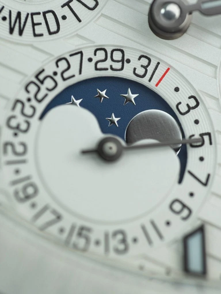 Patek Philippe Nautilus 5740 White Dial Automatic Movement 40mm - Image 4