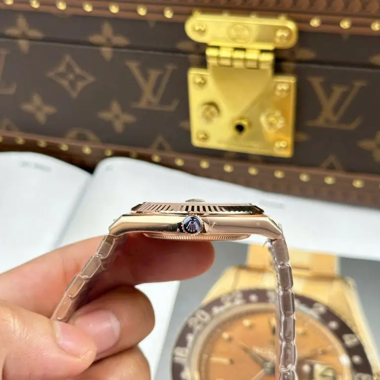 Land Dweller 127335 2F 1:1 Best Edition White Textured Dial on RG Bracelet A7135 - Image 8