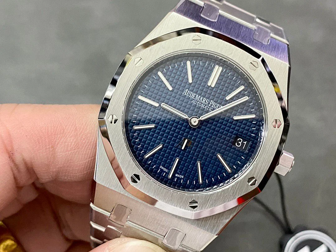 Audemars Piguet Royal Oak 16202 Blue Textured Dial Super Clone - Image 3