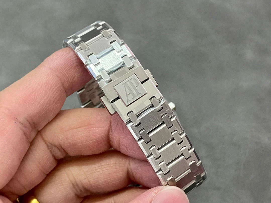 Audemars Piguet Royal Oak 16202 Blue Textured Dial Super Clone - Image 7