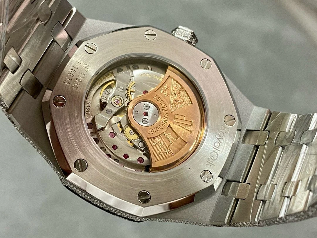 Audemars Piguet Royal Oak 41MM Silver Dial Iced Out 25.25- 15400ST - Image 5