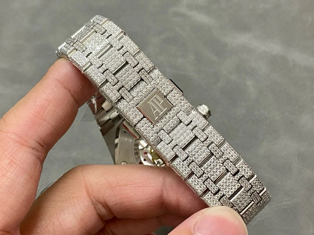 Audemars Piguet Royal Oak 41MM Silver Dial Iced Out 25.25- 15400ST - Image 4